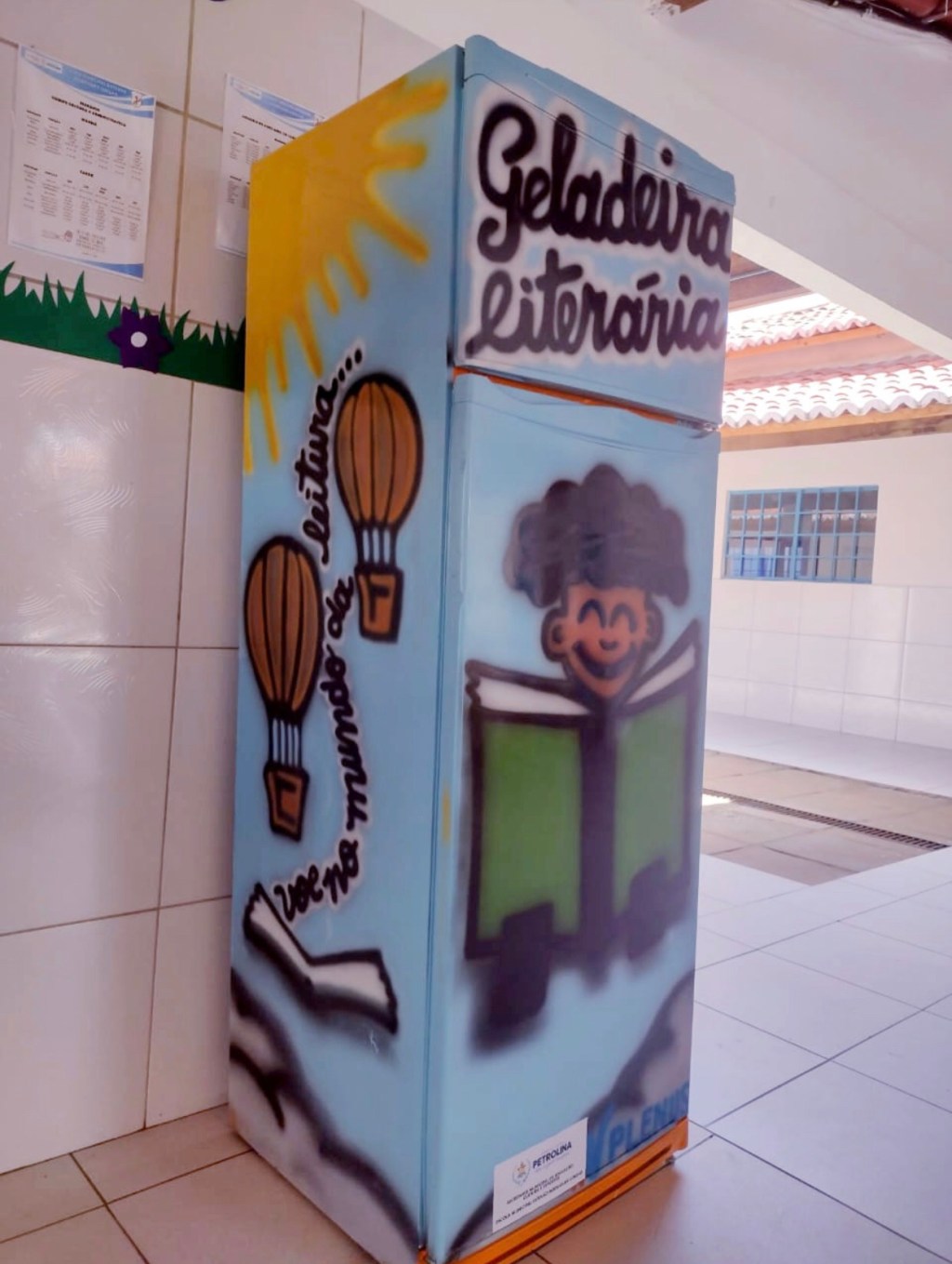 Projeto transforma geladeira usada em incentivo à&nbsp;leitura