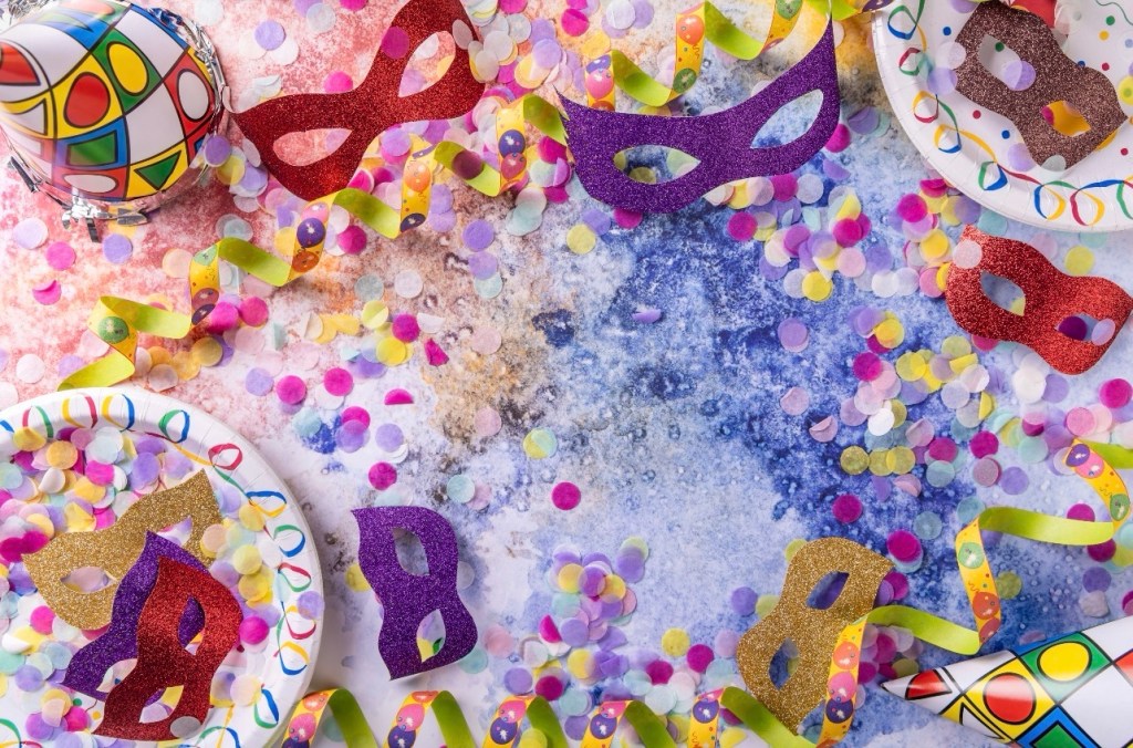 Carnaval: crianças e famílias aproveitam blocos escolares para iniciar os dias de&nbsp;folia&nbsp;