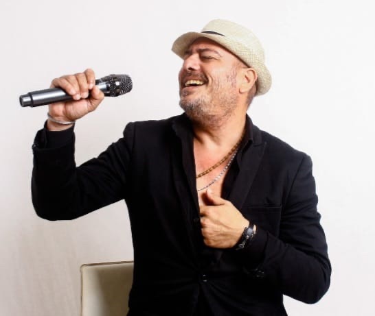 Uma noite para dançar e cantar com Armando Fuentes no Recife